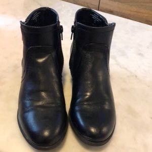 Unisa black ankle boots.